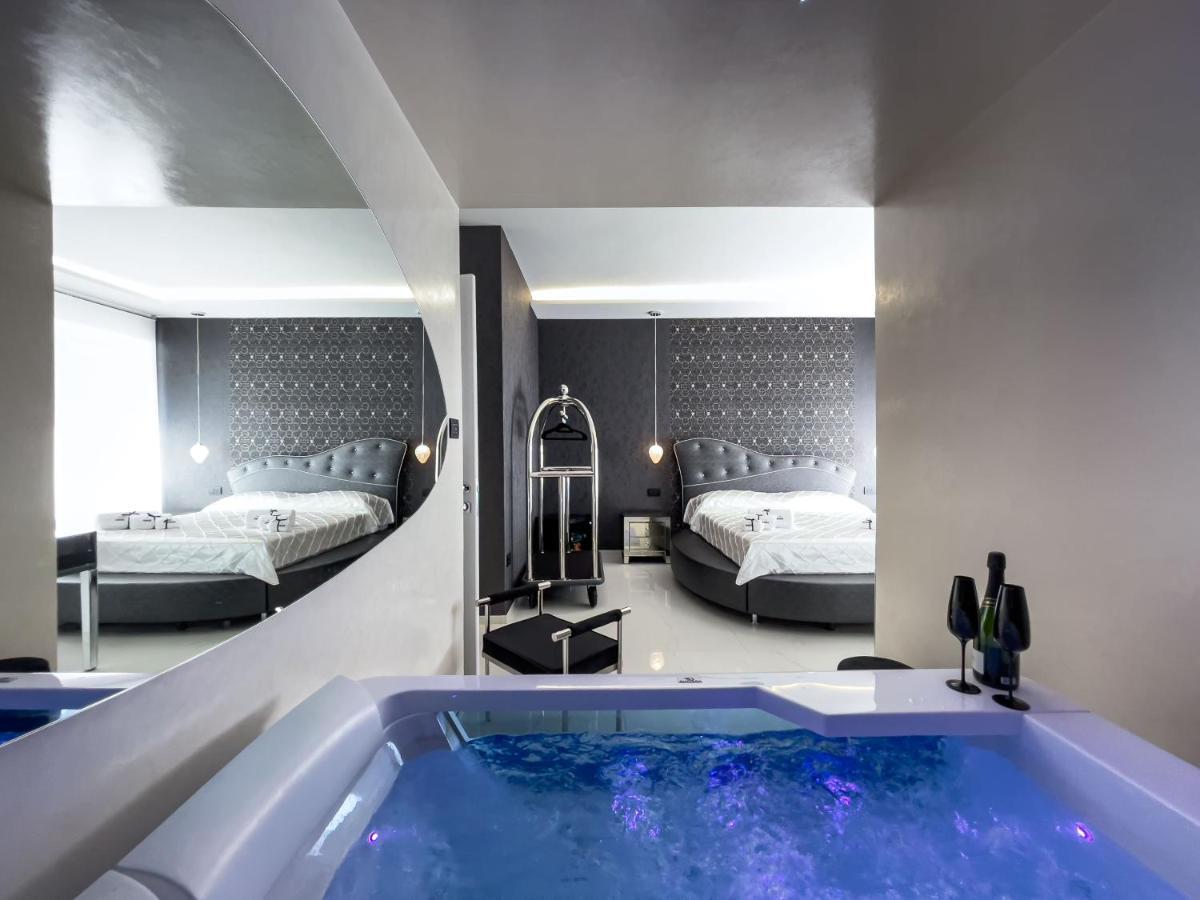 Distinto Suite & Rooms Lecce Zewnętrze zdjęcie